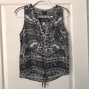 Lucky Brand black & white paisley print button tie front tank/blouse